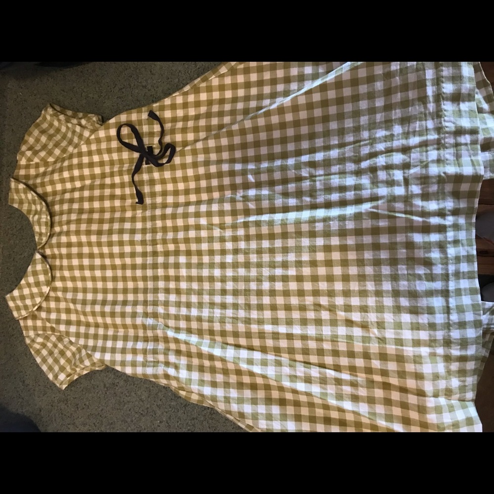 Adorable gingham dress.